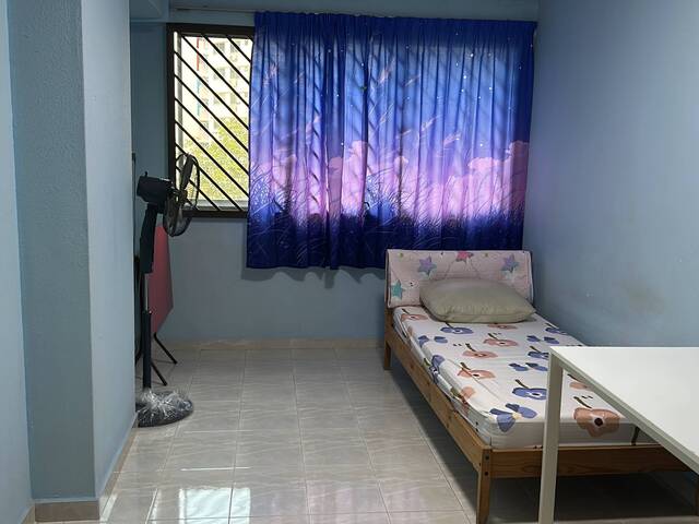 common room near-pioneer mrt stn/NTU for rent
