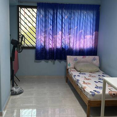 common room near-pioneer mrt stn/NTU for rent