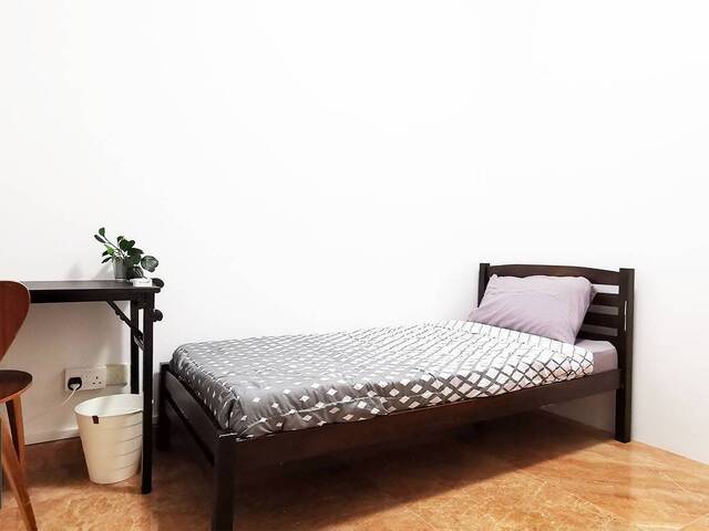 Room for Rent CHANGI COURT Blk708 #02-03 ECON 1
