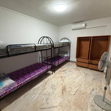 Female Shared Room @ Bukit Batok For Rent ( 4 Pax in the Room )