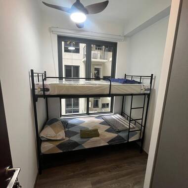 Common room at Brownstone for rent! Aircon wifi!