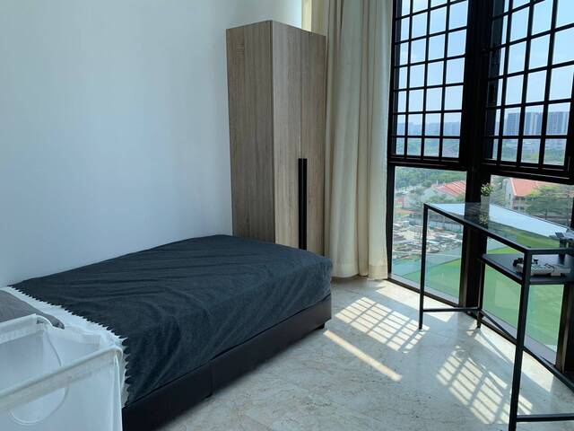 Clean and Cosy and Well Designed Room in West Singapore