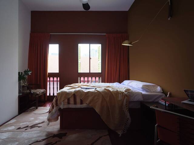 Heritage Shophouse Studio | All-Inclusive Living | Chinatown | Near Telok Ayer MRT