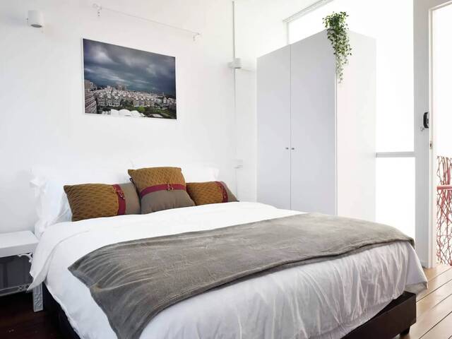 All-Inclusive Studio Living | Minutes to Aljunied MRT | Private Space in Heritage Home