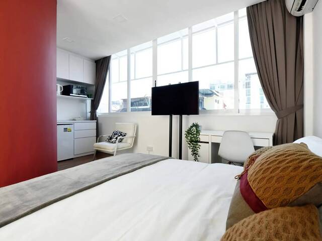 All-Inclusive Studio Living | Minutes to Aljunied MRT | Private Space in Heritage Home