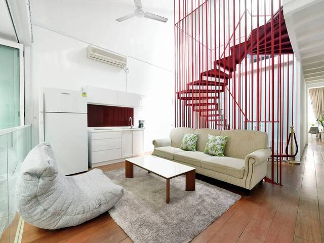 All-Inclusive Studio Living | Minutes to Aljunied MRT | Private Space in Heritage Home