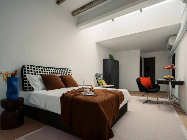 Designer Studio 2 Pax | All-Inclusive Living | Near Aljunied MRT | Move-In Ready City Fringe Gem