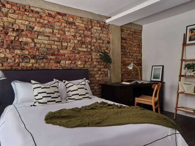 Heritage Co-Living Room | ~9 mins to Aljunied MRT | All-Inclusive Living in Geylang | 2 Pax Ready