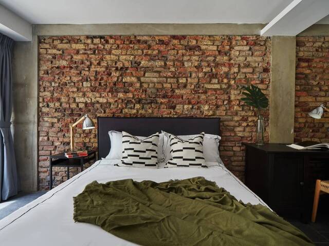 Heritage Co-Living Room | ~9 mins to Aljunied MRT | All-Inclusive Living in Geylang | 2 Pax Ready