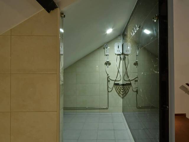 Stylish Loft Studio | 2 Pax | ~750 sqft | All-Inclusive Living | 10 mins to Farrer Park MRT