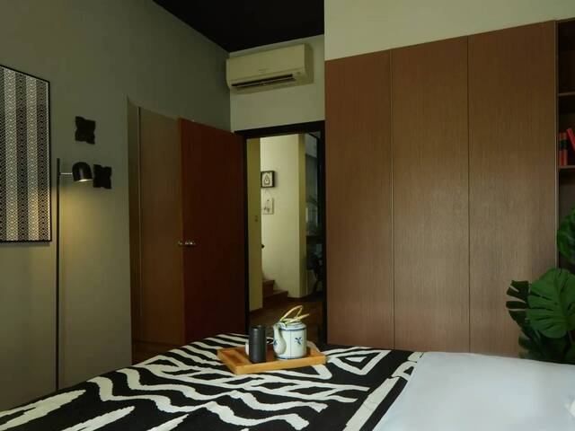 Fully Furnished Studio for 2 Pax | ~300+ sqft | Ensuite Privacy | Near Farrer Park MRT