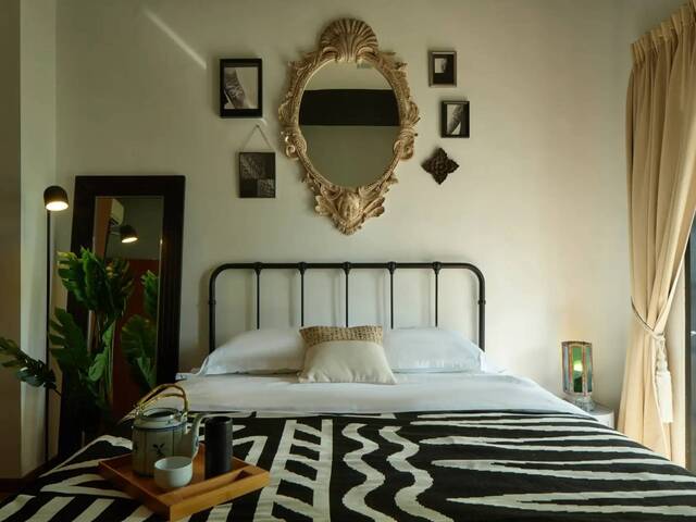 Fully Furnished Studio for 2 Pax | ~300+ sqft | Ensuite Privacy | Near Farrer Park MRT