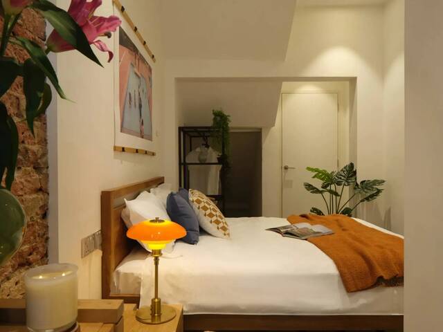 Private Studio for 2 Pax | Approx 300 sqft | All-Inclusive Living | Jalan Besar (Near MRT) | Move-In