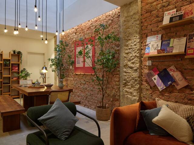 Private Studio for 2 Pax | Approx 300 sqft | All-Inclusive Living | Jalan Besar (Near MRT) | Move-In