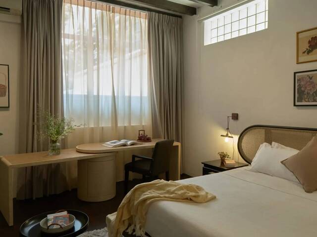 Designer Studio | 2pax | ~320 sqft | Heritage Living in Tiong Bahru | All-Inclusive Urban Retreat