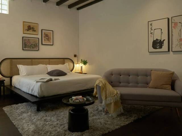 Designer Studio | 2pax | ~320 sqft | Heritage Living in Tiong Bahru | All-Inclusive Urban Retreat