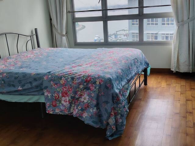 Hbd 4 room flat for rent