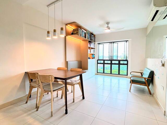 Bright, Quiet & Greenery-Facing Skyville @ Dawson (Queenstown) 4-Room flat - 7 min from MRT