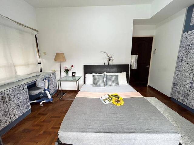 Convenient location - Condo Queen Room for Rent @ Tiong Bahru MRT..