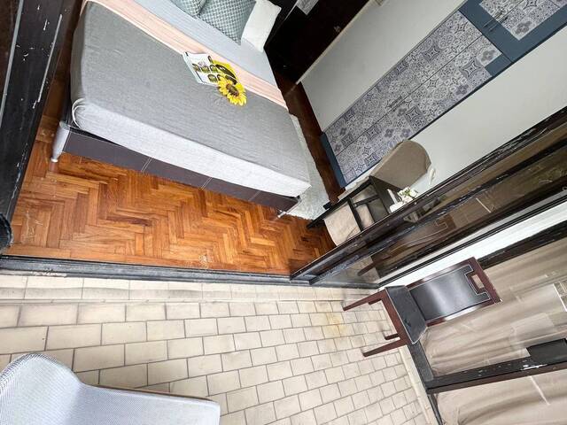 Convenient location - Condo Queen Room for Rent @ Tiong Bahru MRT..