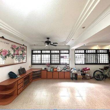 5R flat for rent at blk 233 Compassvale Walk. Near to Sengkang MRT! NO AGENT FEE