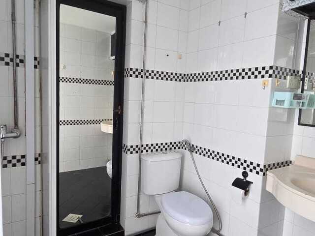 Corner whole unit 2B1B for rent