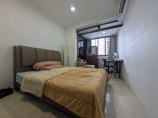 Cosy Common Bedroom for Rent at Chinatown