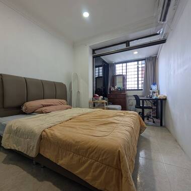 Cosy Common Bedroom for Rent at Chinatown