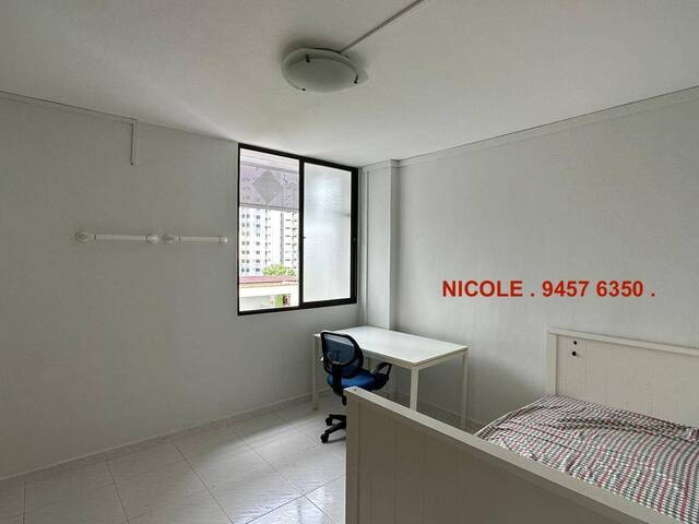 Common room @ 926 Hougang - $800 for 1 lady (WiFi)