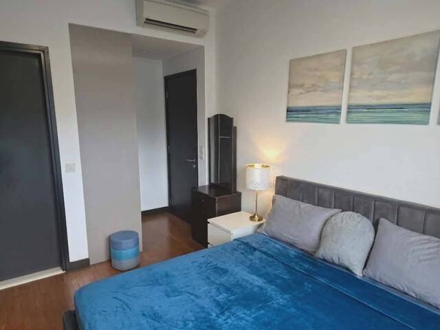Spacious Master Bedroom for Rent in Eunos