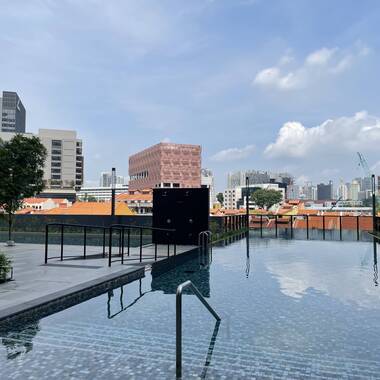 Sea facing 2 bedroom 2 bathroom condo near Outram MRT