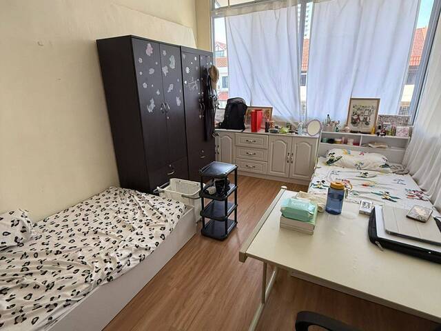 Cosy and Big Room for Students/Interns (Single or sharing)