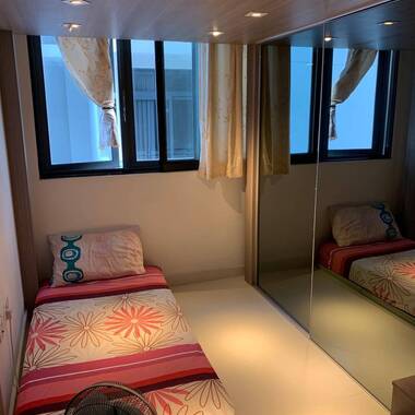 Common room available immediately