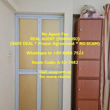 Boon Lay MRT Master Room