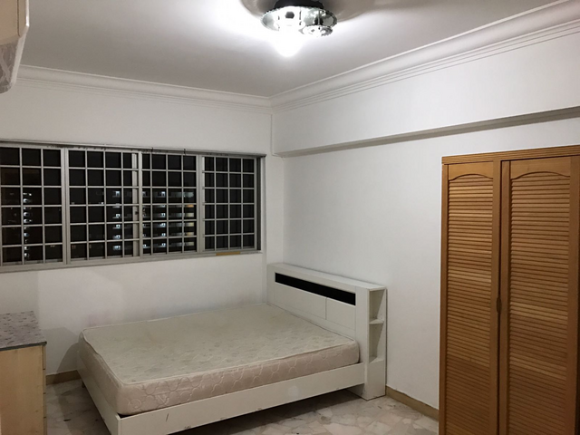 Yishun MRT 1 Bedroom Sheltered 5 Mins Walk To Yishun Mrt