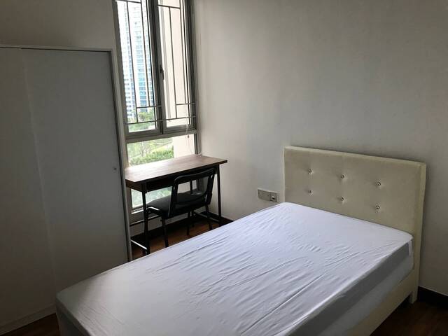 Common Room For Rent Ready To Move In