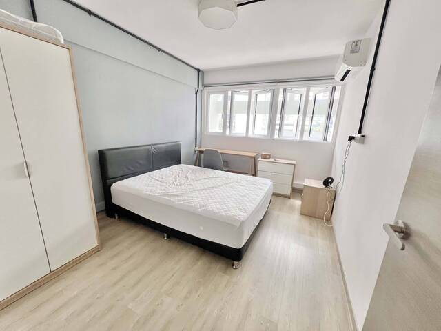 Live in the heart of it all! Pocket Room in Bugis-Bencoolen.