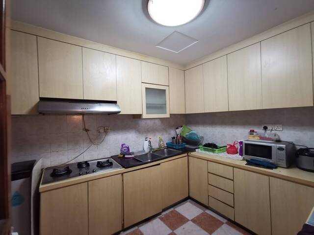 Available 30 April - Common Room/Include Utilities/Wifi/Aircon/No Agent Fee/Light Cooking Allowed/W