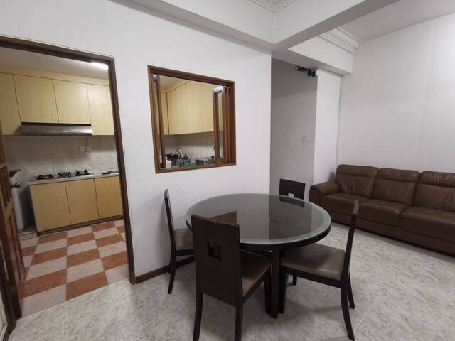 Available 30 April - Common Room/Include Utilities/Wifi/Aircon/No Agent Fee/Light Cooking Allowed/W