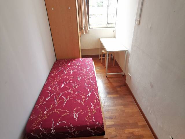 Available 30 April - Common Room/Include Utilities/Wifi/Aircon/No Agent Fee/Light Cooking Allowed/W