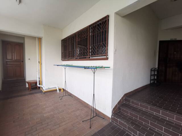 Available 30 April - Common Room/Include Utilities/Wifi/Aircon/No Agent Fee/Light Cooking Allowed/W