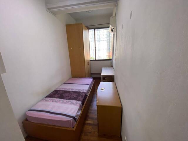 Available 30 April - Common Room/Include Utilities/Wifi/Aircon/No Agent Fee/Light Cooking Allowed/W