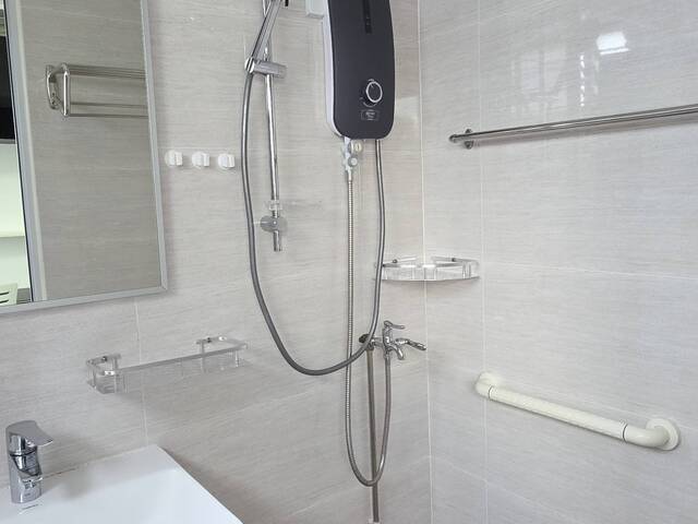 Fully Furnished Bishan Master Bedroom , Malaysian Lady only