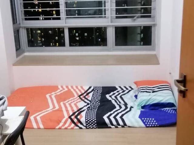 Common room at 420 clementi avenue 1 for rent! Wifi available!