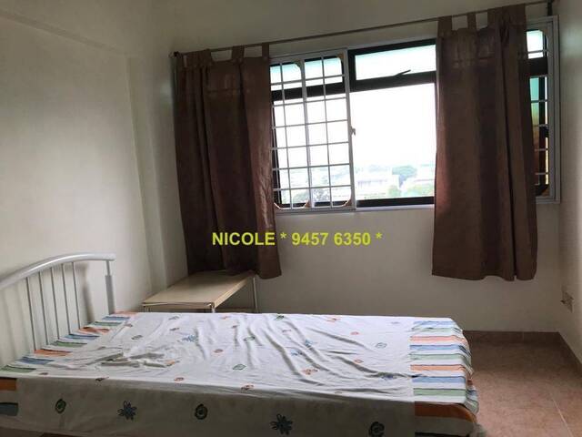 Blk 657A Jurong West - $800 for 1 lady (AIRCON + WiFi) & walk to MRT