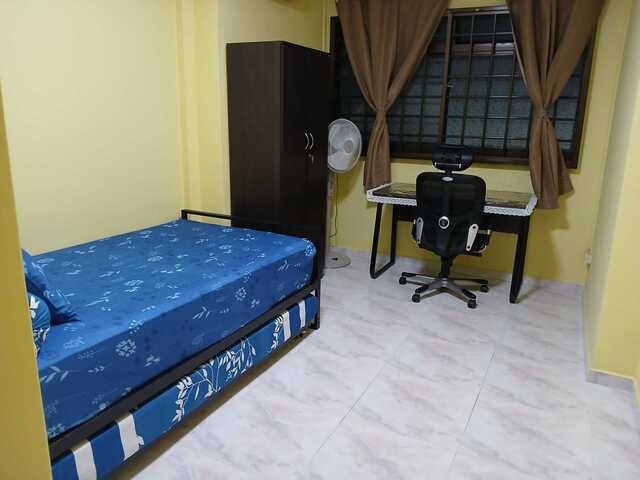 Blk 837 Hougang Central - $850 for 1 pax (any gender) - AIRCON + WIFI