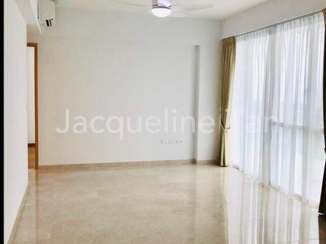 Sea view, bright and windy