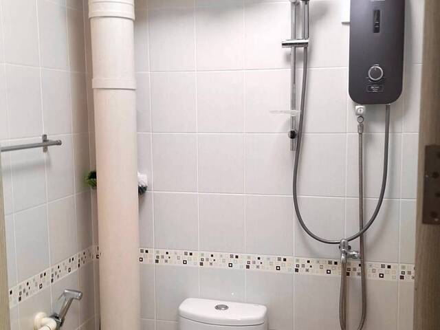 3R flat for rent at Blk 684 Race Course Road. Near to Farrer Park MRT! no agent fee