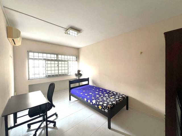 Common room for rent at blk 656 Jalan Tenaga. Near to Kaki Bukit MRT! no agent fee