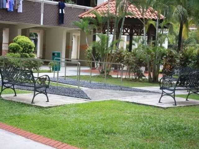 4R flat for rent at Blk 833 Yishun Street 81. Near to Khatib MRT! no agent fee